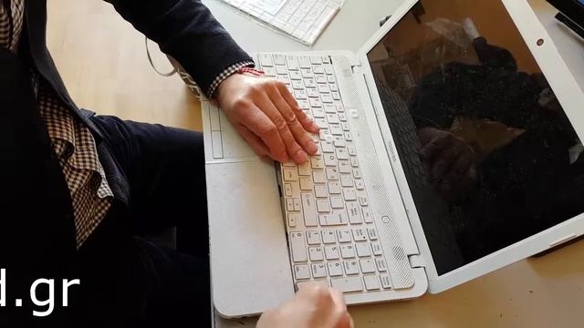 Toshiba Sattelite C850 C855 keyboard replacement - Αλλαγή πληκτρολογίου σε Sattelite C850 смотреть онлайн