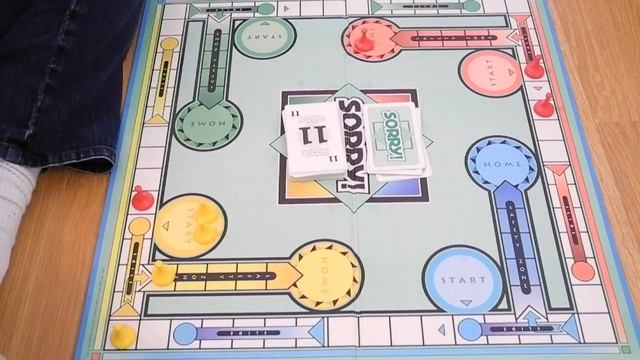 Playing Sorry Board Game смотреть онлайн