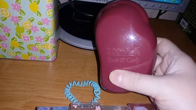 Отзыв: расческа TANGLE TEEZER Thick & Curly и резинка для волос Invisibobble. смотреть онлайн