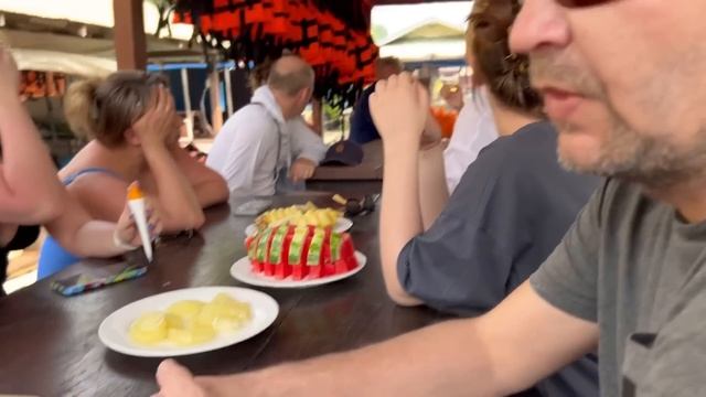 #5 ЕДЕМ ПО ДОРОГЕ СМЕРТИ НА ТАЙСКОМ ПОЕЗДЕ. ВЫКИНУЛИ С ПЛОТА В РЕКУ-ПЛЫВИ КАК УМЕЕШЬ! КВАЙ, ТАИЛАНД смотреть онлайн