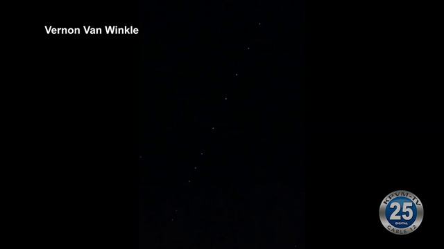 05-06-2021 Strange Lights in Night Sky Identified as Starlink Satellites смотреть онлайн