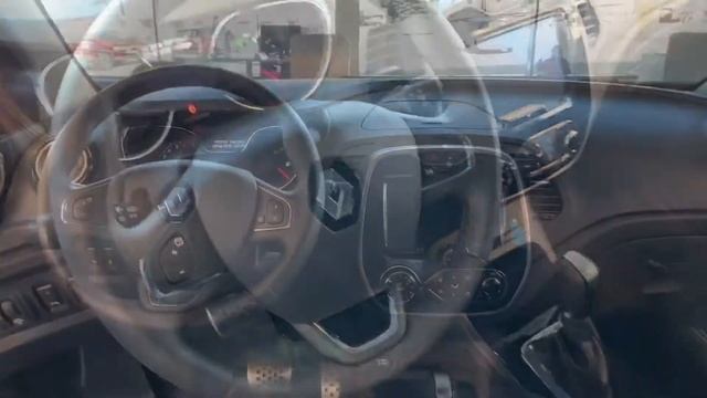 Видеопрезентация автомобиля Renault Kaptur смотреть онлайн