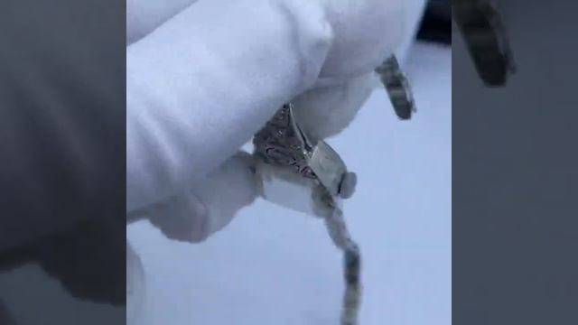 Редкие старинные часы на платине 950 пробы с бриллиантами для ценителей антикварных изделий смотреть онлайн