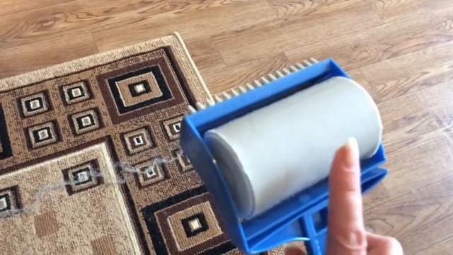 Обзор! Роллер для чистки одежды и ковров от Фаберлик!!! Роллер в действии ? смотреть онлайн