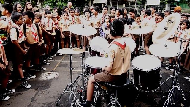(Drum Cover at school) Gym Class Hero ft Adam Lavine - Stereo Heart смотреть онлайн