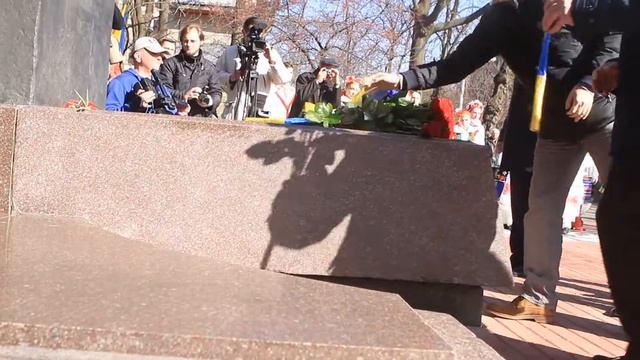 В Днепропетровске чествовали Тараса Шевченко смотреть онлайн