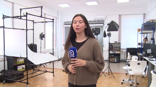 Музыка, дизайн и графика. В Улан-Удэ открыли «Школу креативных индустрий» смотреть онлайн