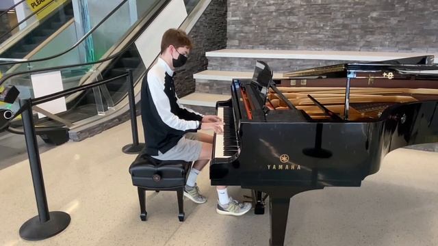 Yann Tiersen - La valse d'Amélie | Airport piano cover смотреть онлайн
