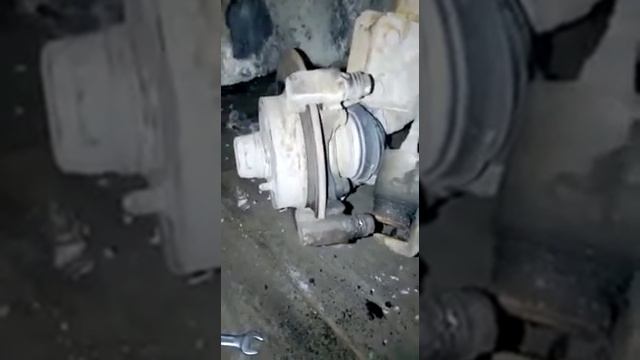 Знакомый сказал, что-то скрежет в колесе смотреть онлайн