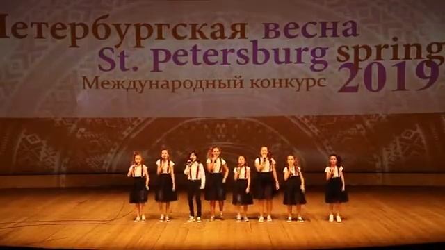 Н. Осошник, В. Осошник "Россия - мы дети твои" исполняет Вокальный ансамбль "Лирика" "ДМШ №19" . смотреть онлайн