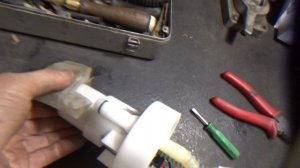 ЗАЗ-Шанс 1.3.Замена бензонасоса от ВАЗ-2110.