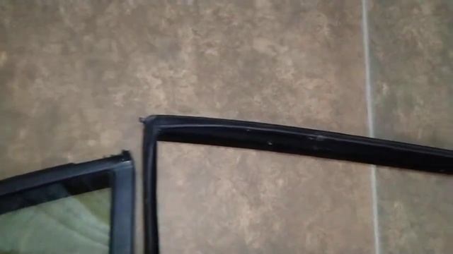 Форточка задней правой двери Skoda Octavia A5 2011 зеленое 1Z5845210, 1Z5845210G, 1Z5845210D