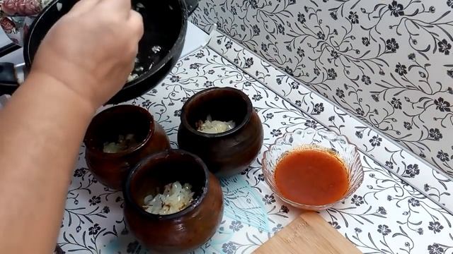 ВКУСНЯТИНА В ГОРШОЧКАХ С ХЛЕБНОЙ КРЫШЕЧКОЙ./вкуснее чем в ресторане.\ смотреть онлайн