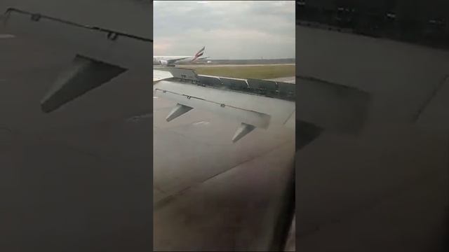 Самые дешёвые авиабилеты из Ургенча в Москву на Aviasales.