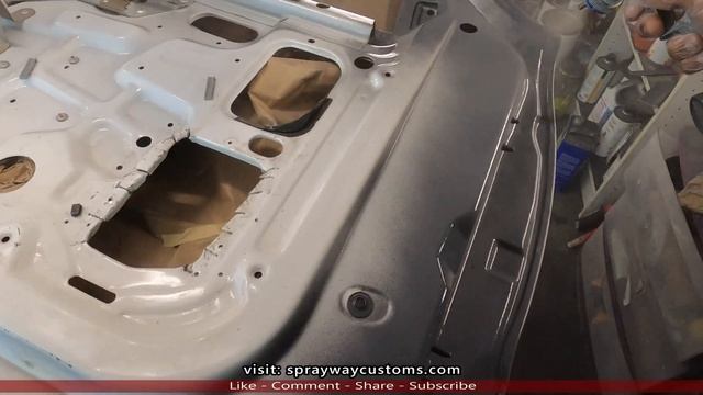 How To Do A Three Stage Pearl Paint Job On A Car - Spraying The 1996 Chevy Impala SS Door Jambs смотреть онлайн
