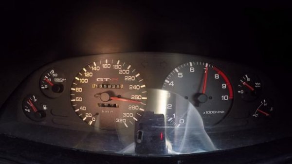 Nissan Skyline GTR-32 300км/ч разгон на пропан-бутане (propan-butan).