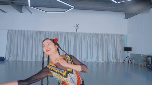 Uyghur Dance - Gulmira Mamat