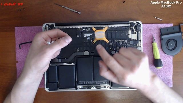 Apple MacBook Pro 13 Late 2013 A1502 разборка , мини обзор , замена термопасты смотреть онлайн