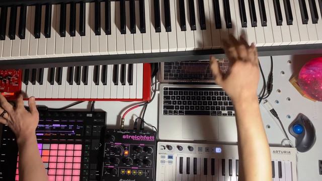 Space Lounge. Incorporating the Waldorf Streichfett string synthesizer. смотреть онлайн