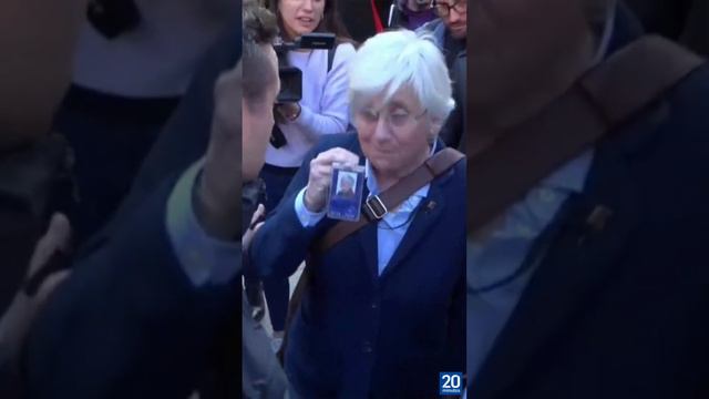 La EXCONSELLERA DEL GOVERN DE CARLES PUIGDEMONT regresa a España смотреть онлайн