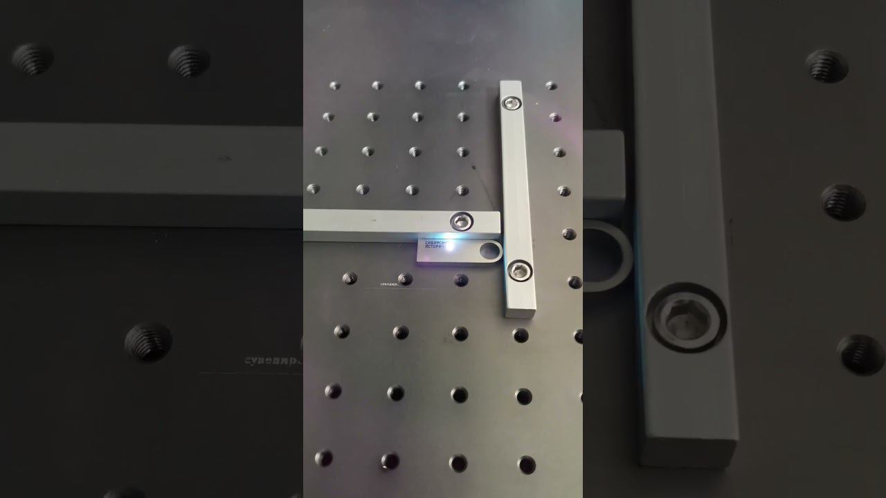 Гравировка логотипов на флешках в Джуси-принт. WhatsApp для заказа Https://wa.me/73912051225