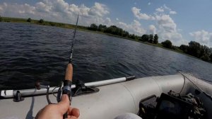 На какой силикон клюёт щука в июне и июле.  Ловля щуки на спиннинг с лодки. Рыбалка на щуку.