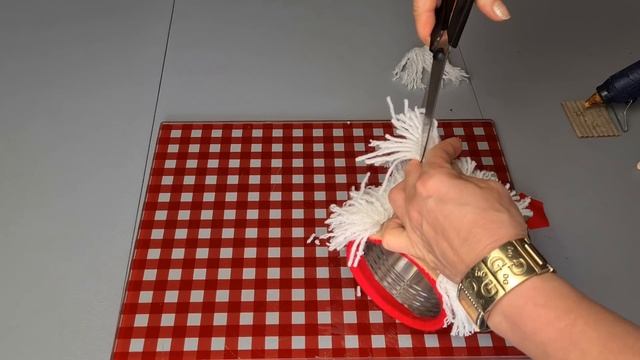 Decoratiuni de Craciun! Cum facem un Mos Craciun plin cu surprize din cutie de conserva si fetru! смотреть онлайн