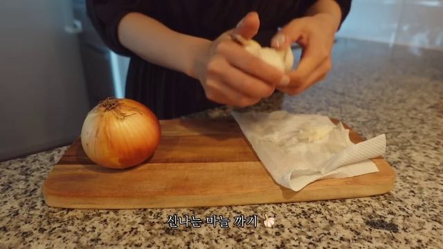 일본 도쿄 브이로그 l 마트 장보고 택배 언박싱, 두부 토스트, 연어장, 노른자장 만드는 도쿄 일상 브이로그 смотреть онлайн