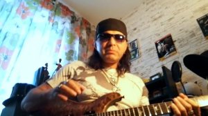 Уроки игры на электрогитаре №1  Dolgin School