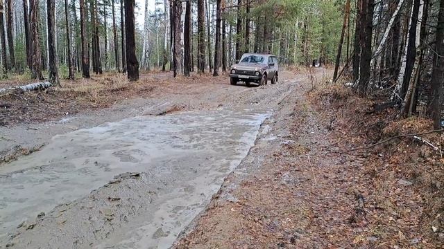 Закрыли внедорожный сезон 2022. Классические Нивы на ВЛИ-5, И-511 и Roadcruza. Часть 1.