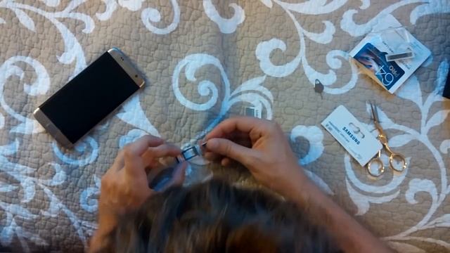 Как установить Карту памяти в телефон (How to install micro SD memory in a cell phone) смотреть онлайн