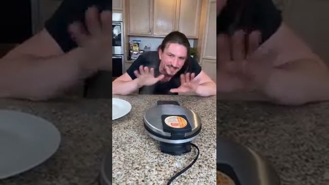 Eggs In Waffle Maker смотреть онлайн