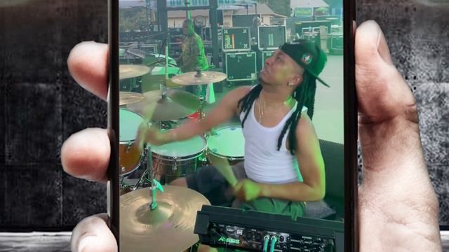 você NUNCA verá um baterista tocando REGGAE assim смотреть онлайн