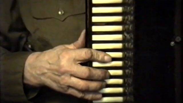 Брынских (1915 г.р., г. Михайловск) - под частушки(гармонь казанка) смотреть онлайн