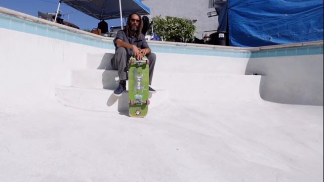 A Look Back: DogTown and Z-Boys смотреть онлайн