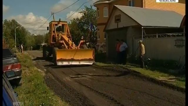 В частном секторе Чебоксар ремонтируют дороги благодаря программе инициативного бюджетирования смотреть онлайн