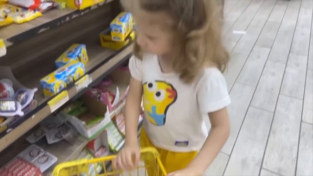 عشنا باللون الأصفر يوم كامل أنا وبناتي 🫣💛 смотреть онлайн