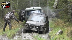 Грязь не отпускает нас. УАЗ 31512 утонул и не заводится