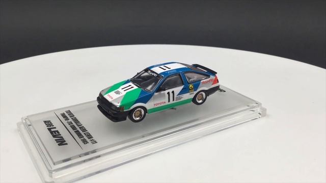 Inno Model 1:64 Toyota Corolla Levin AE86 #11 