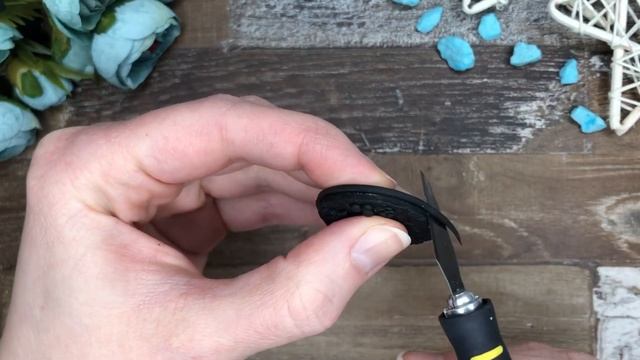 Простой, но эффектный кулон из полимерной глины своими руками смотреть онлайн