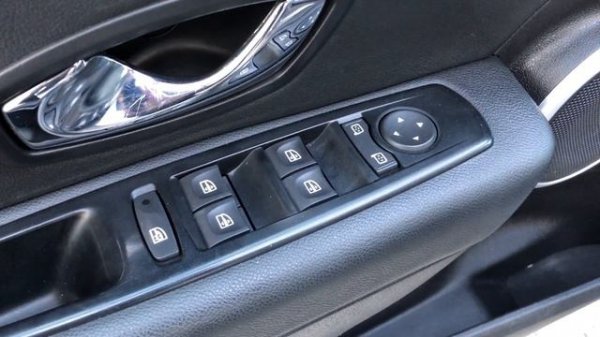 Обзор Renault Fluence 2012 г. Просто Хорошие Автомобили