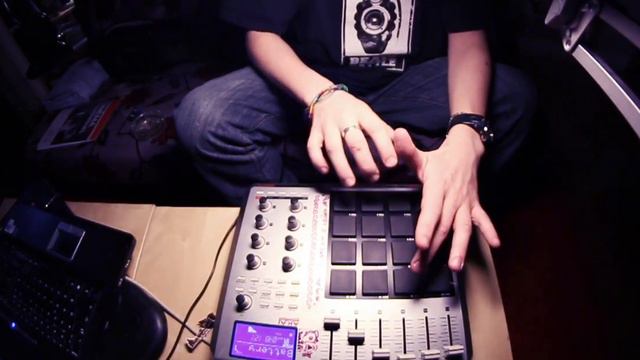 Valentine's with Amélie - Live Pad Drumming on MPD24 смотреть онлайн