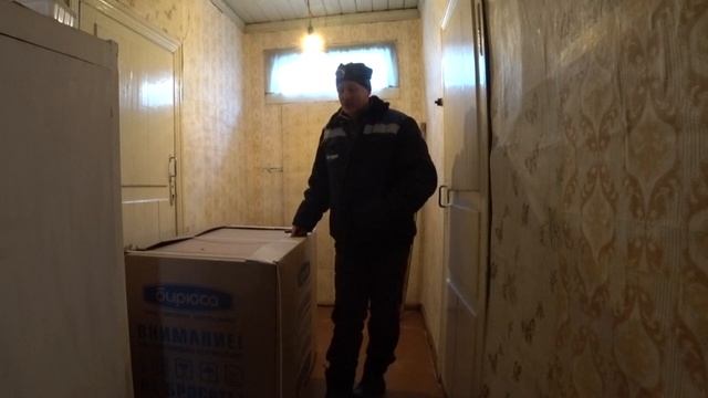 КУПИЛ ДОМ В ДЕРЕВНЕ / КАК Я ЖДАЛ ВЕСНУ / ПОКУПКА МОРОЗИЛКИ смотреть онлайн
