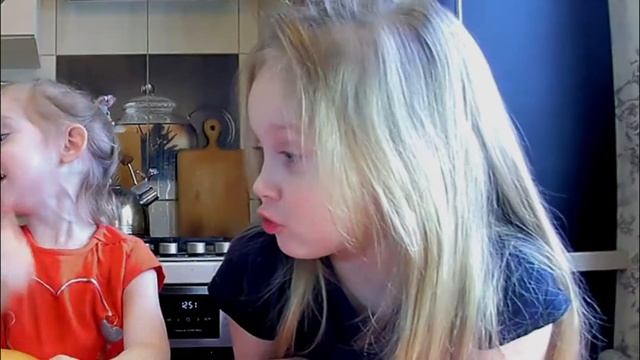 /VLOG/ Катаемся на санках и варим компот из экзотических фруктов