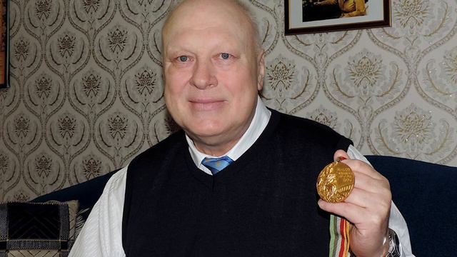 Рак забирает лучших! Он был таким молодым - смерть чемпиона мира поразила страну. Слёзы на глазах смотреть онлайн