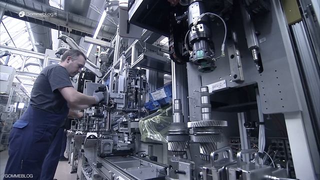 Mercedes Engine + Dual-Clutch Gear box PRODUCTION (German Car Factory) смотреть онлайн