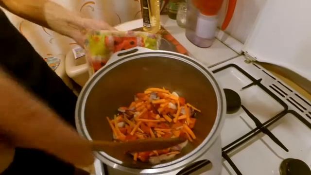 РЫБА В КАЗАНЕ (МИНТАЙ) смотреть онлайн