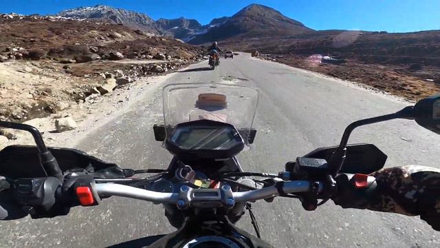 Riding through The Eastern Himalayas with Xpulse 200 | Motoholic Kunal смотреть онлайн