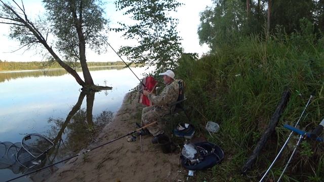 Ловим отличную плотву на Рузском вдх. Лещ то же приходил! 04-05.08.2020г. смотреть онлайн