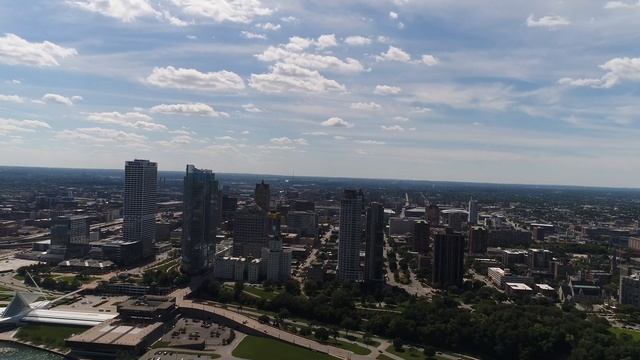 DRONE - Lake Michigan Milwaukee - 4K HD смотреть онлайн